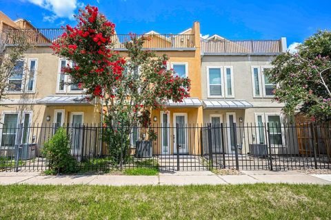 Photo of 1632 Cohn Street, Houston, TX 77007 (MLS # 75994021)