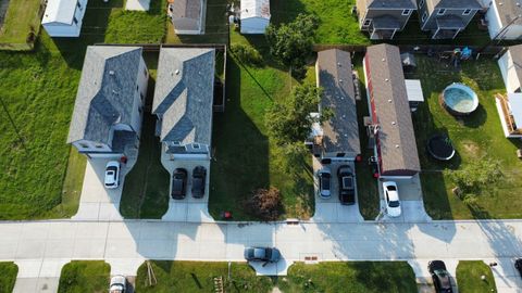 Photo of 134 Egret Canal S, Baytown, TX 77523 (MLS # 8906412)