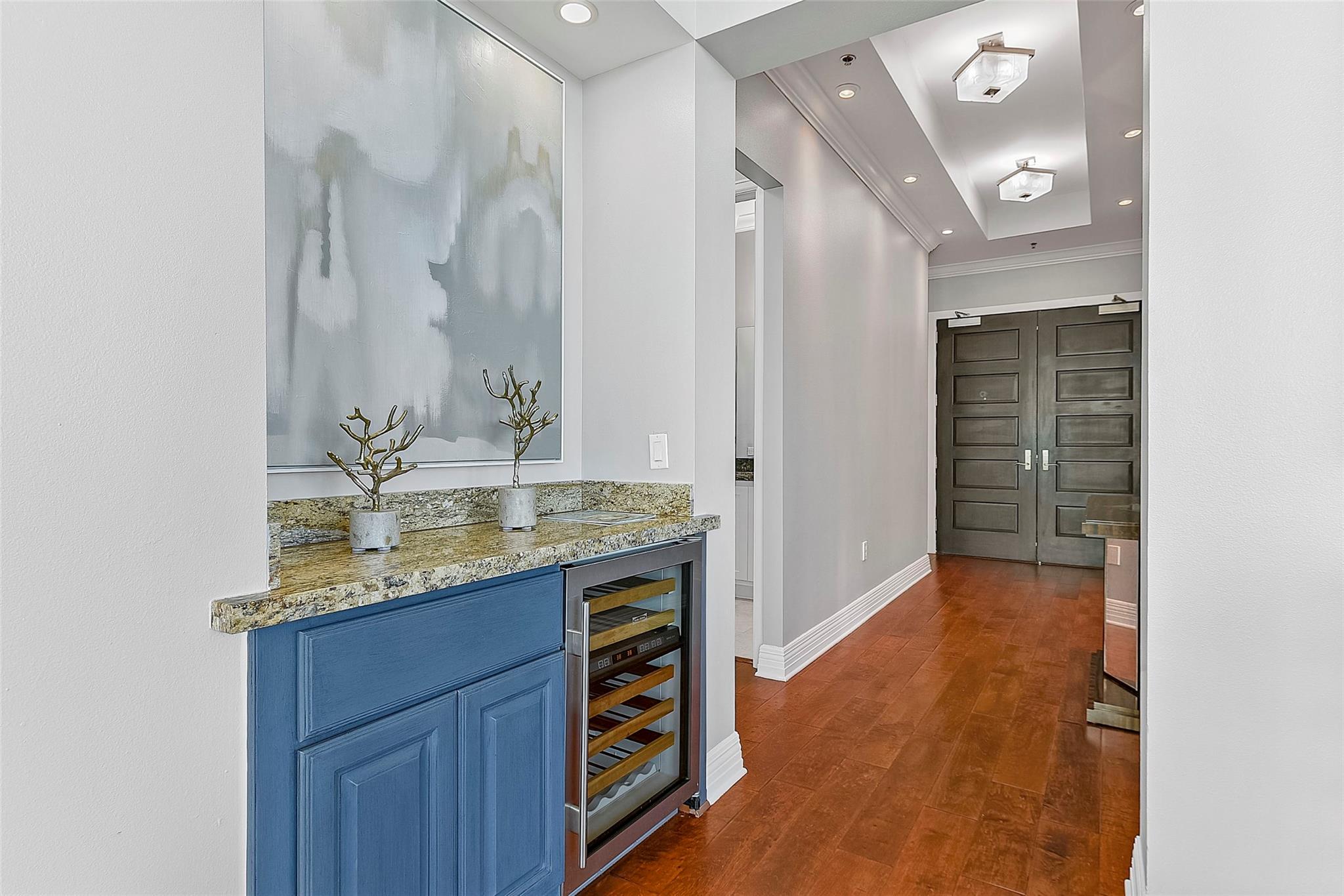801 E Beach Drive TW2704