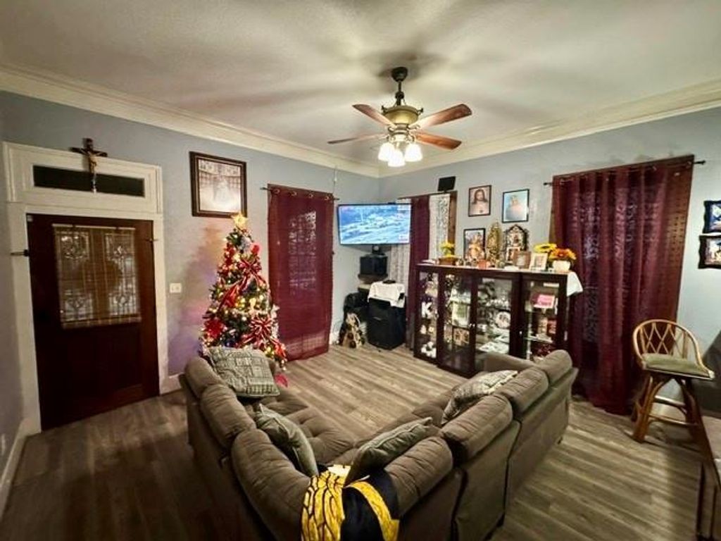 Photo of 1106 40th Street, Galveston, TX 77550 (MLS # 60977318)