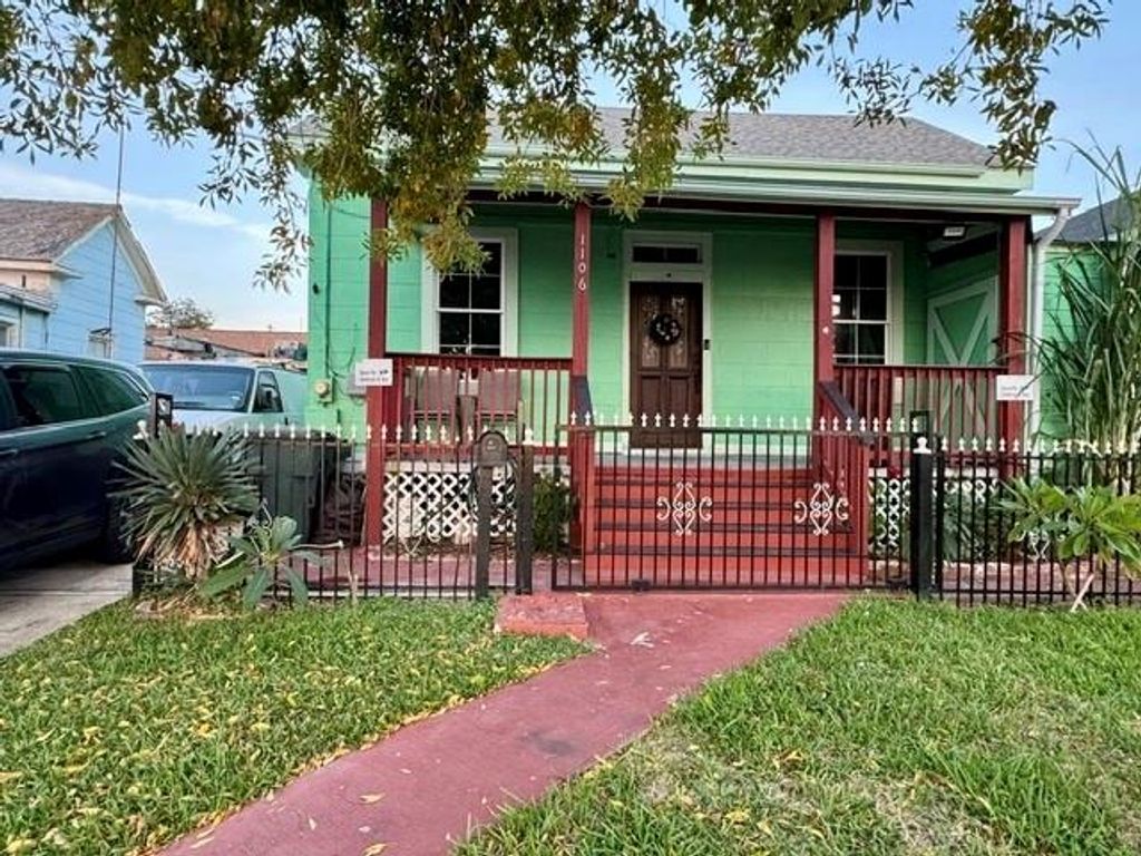 Photo of 1106 40th Street, Galveston, TX 77550 (MLS # 60977318)