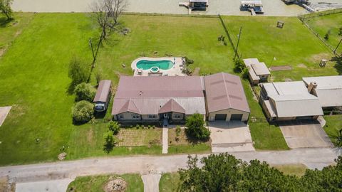 Homes For Sale - 174 Lake Front Drive<br/> Trinity, TX 75862