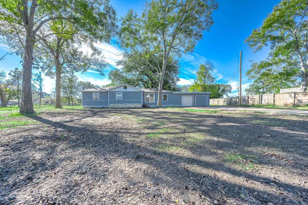 Photo of 2227 County Road 737, Alvin, TX 77511 (MLS # 34394022)