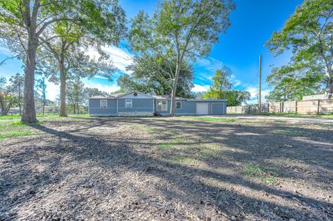 Photo of 2227 County Road 737, Alvin, TX 77511 (MLS # 34394022)