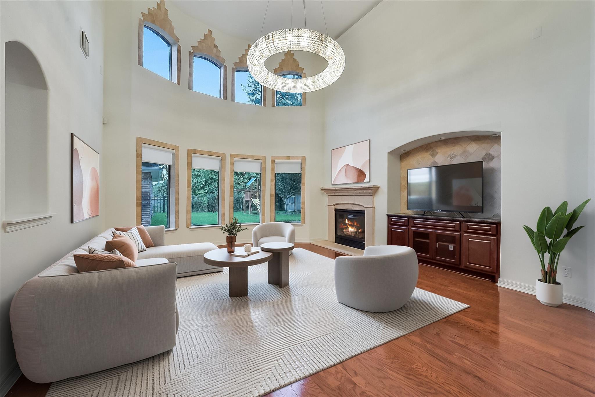 5911 Rose Bush Trail