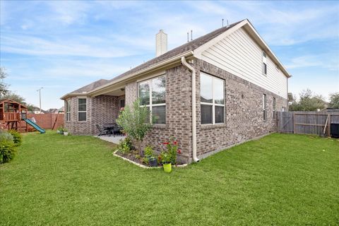 Tiny photo for 2960 Gibbons Hill Lane, League City, TX 77573 (MLS # 13139897)