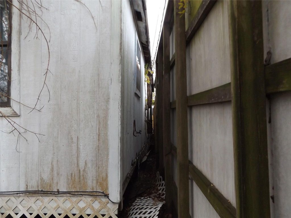 Photo of 437 8th Street, Dickinson, TX 77539 (MLS # 64113012)