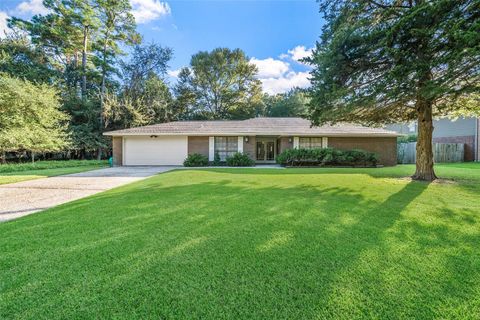 Photo of 12155 Hawthorne Drive, Montgomery, TX 77356 (MLS # 15856058)