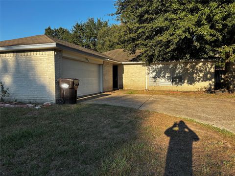 Photo of 20007 Bolton Bridge Lane, Humble, TX 77338 (MLS # 93430341)