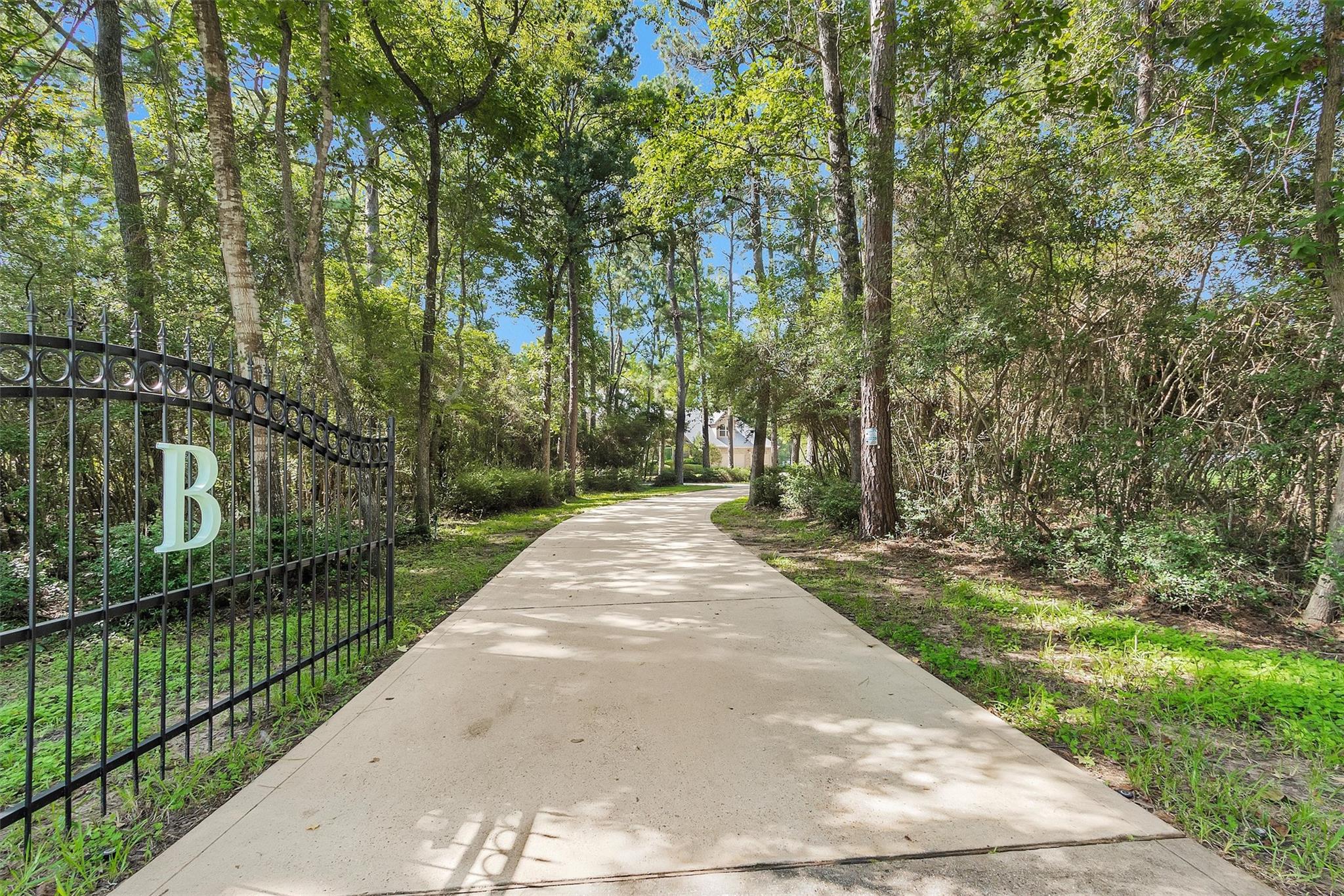 11018 Lake Windcrest