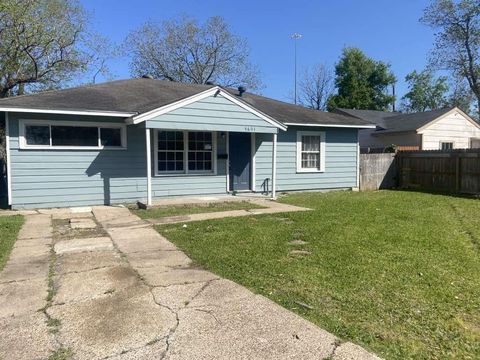Photo of 5601 Malmedy Road, Houston, TX 77033 (MLS # 62287625)