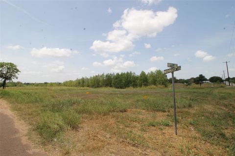Vacant Land For Sale - LOTS 6-10 Washington Street<br/> Hempstead, TX 77445