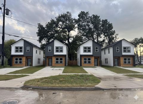 Photo of 6714 E Crosstimbers/Landor Street, Houston, TX 77028 (MLS # 58459952)