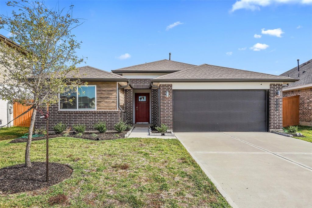 Photo of 2708 Diamond Reef Lane, Texas City, TX 77568 (MLS # 36590487)