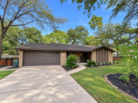 Photo of 26411 Maplewood Drive, Spring, TX 77386 (MLS # 92705038)