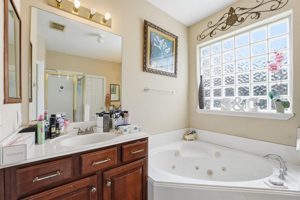 Photo of 19103 Olympic Circle, Humble, TX 77346 (MLS # 40235919)