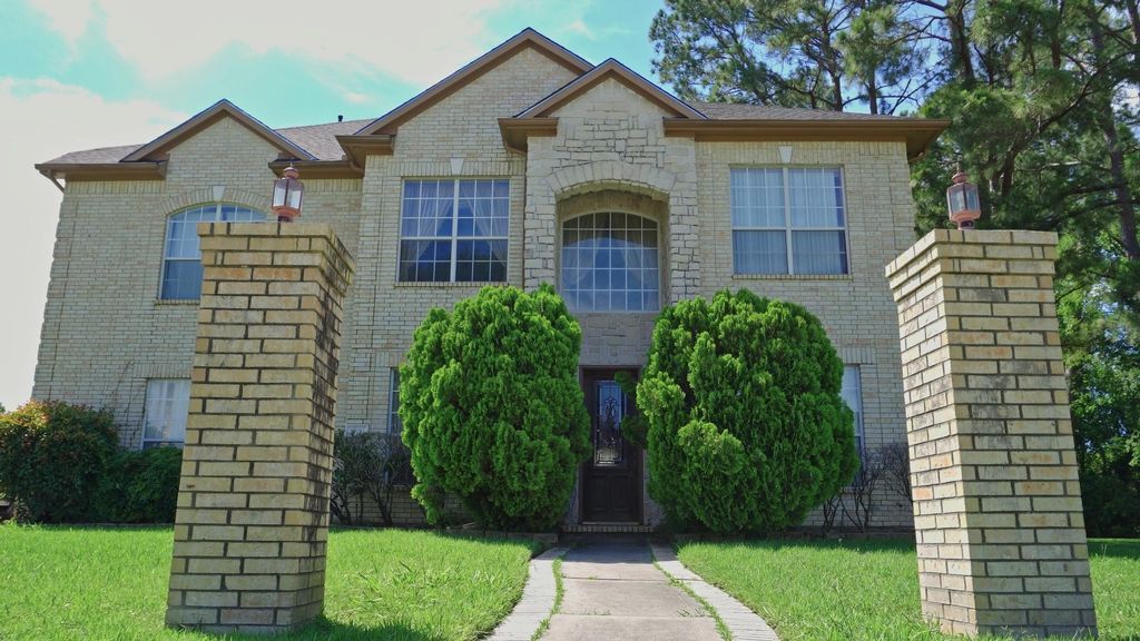 Photo of 19103 Olympic Circle, Humble, TX 77346 (MLS # 40235919)