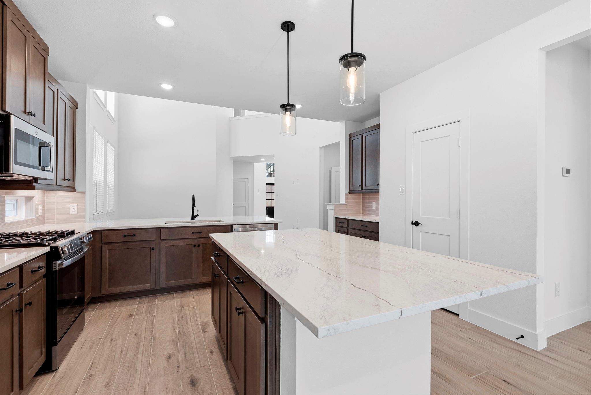 2326 Garden Arbor