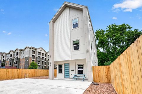 Photo of 2826 Drew Street, Houston, TX 77004 (MLS # 10036741)