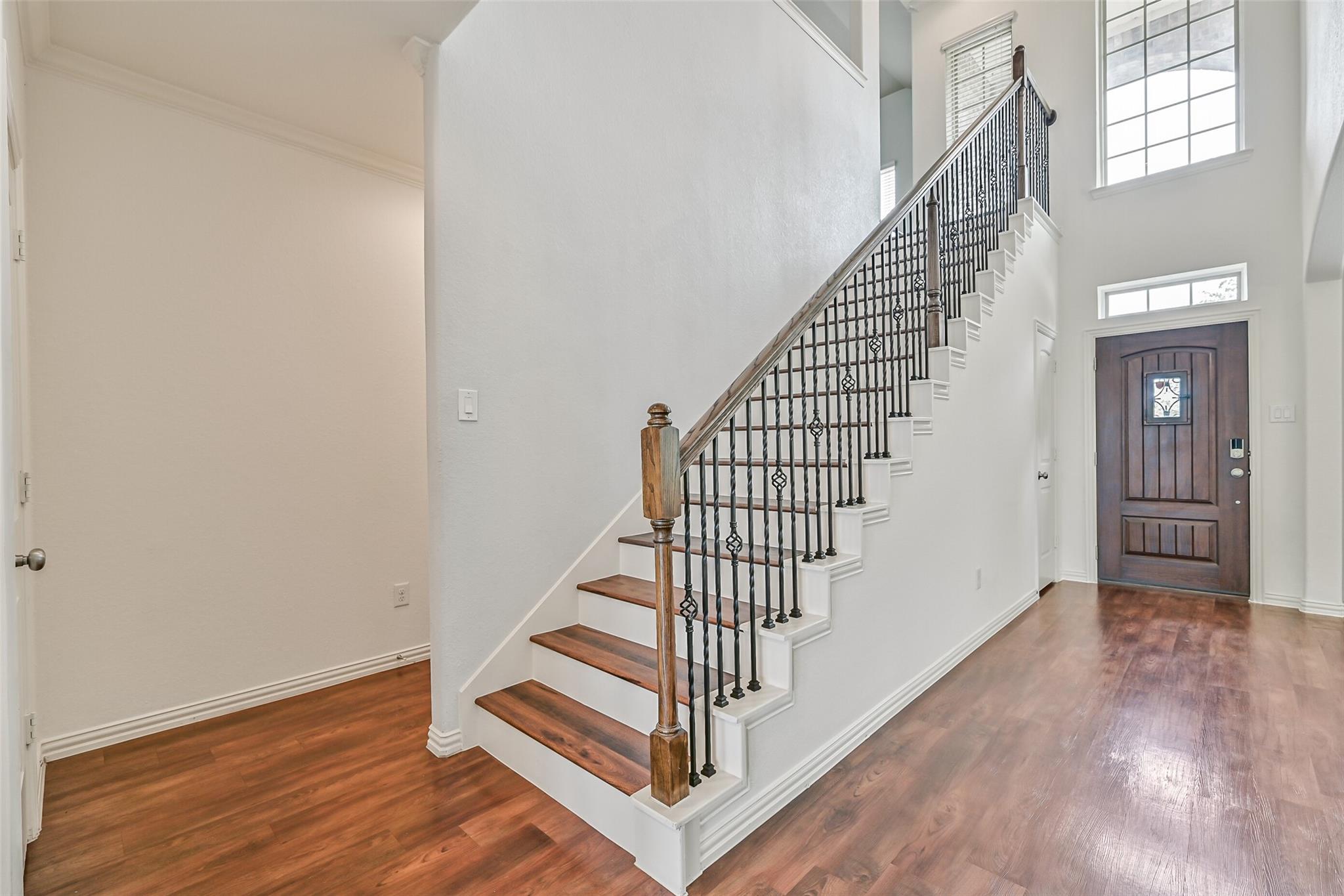 4511 Apple Point Lane