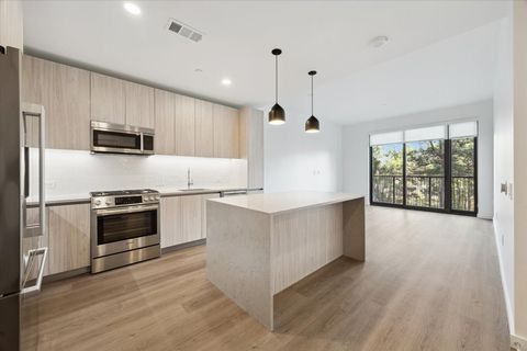 Photo of 1 Riva Row #406, The Woodlands, TX 77380 (MLS # 93419104)