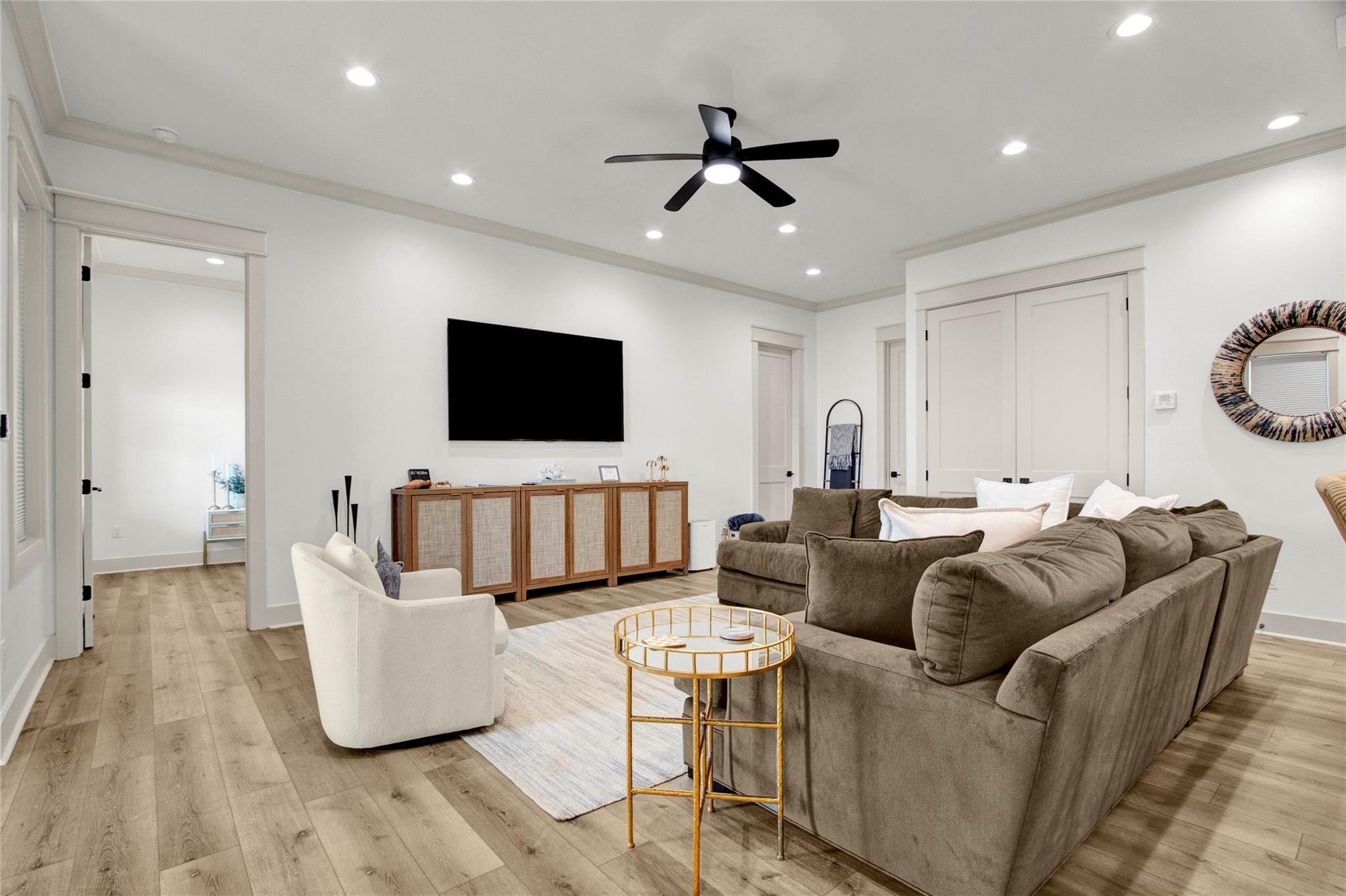 2906 Shady Lane