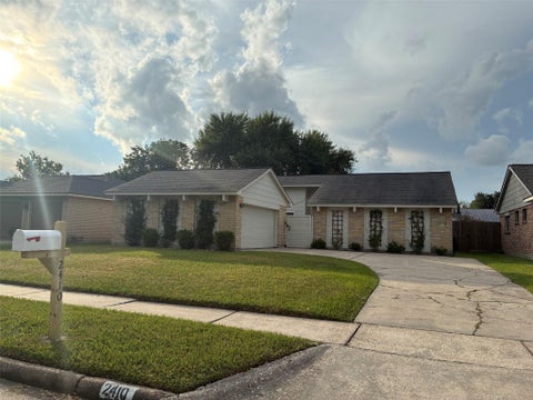 Homes For Rent - 2410 Webster Ranch Road<br/> Friendswood, TX 77546