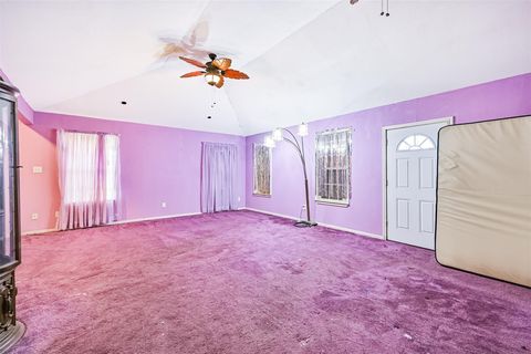 Tiny photo for 901 N Amburn Road, Texas City, TX 77591 (MLS # 44354000)