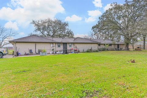 Tiny photo for 901 N Amburn Road, Texas City, TX 77591 (MLS # 44354000)