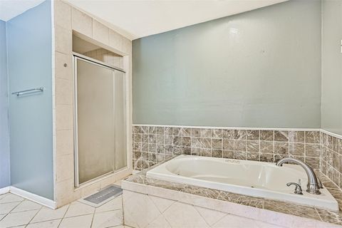 Tiny photo for 901 N Amburn Road, Texas City, TX 77591 (MLS # 44354000)