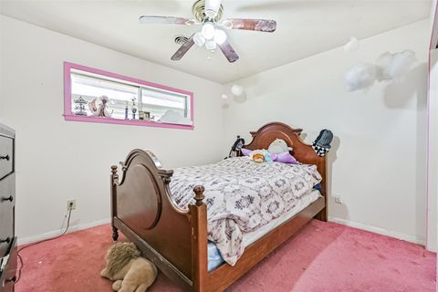 Tiny photo for 901 N Amburn Road, Texas City, TX 77591 (MLS # 44354000)