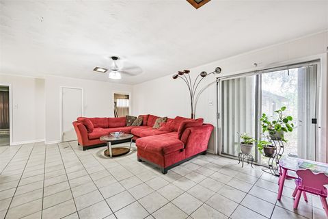 Tiny photo for 901 N Amburn Road, Texas City, TX 77591 (MLS # 44354000)