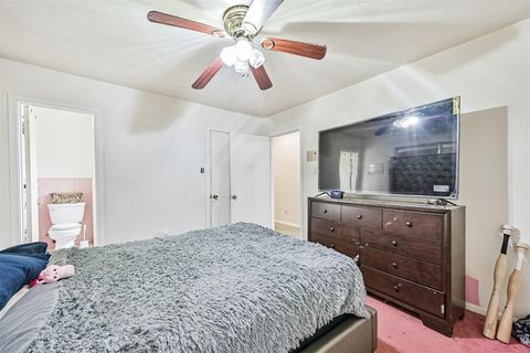 Tiny photo for 901 N Amburn Road, Texas City, TX 77591 (MLS # 44354000)