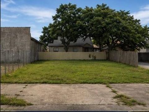 Photo of 1333 S Airhart Drive, Baytown, TX 77520 (MLS # 19092748)