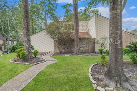 Photo of 2227 Seven Oaks Drive, Houston, TX 77339 (MLS # 38555189)