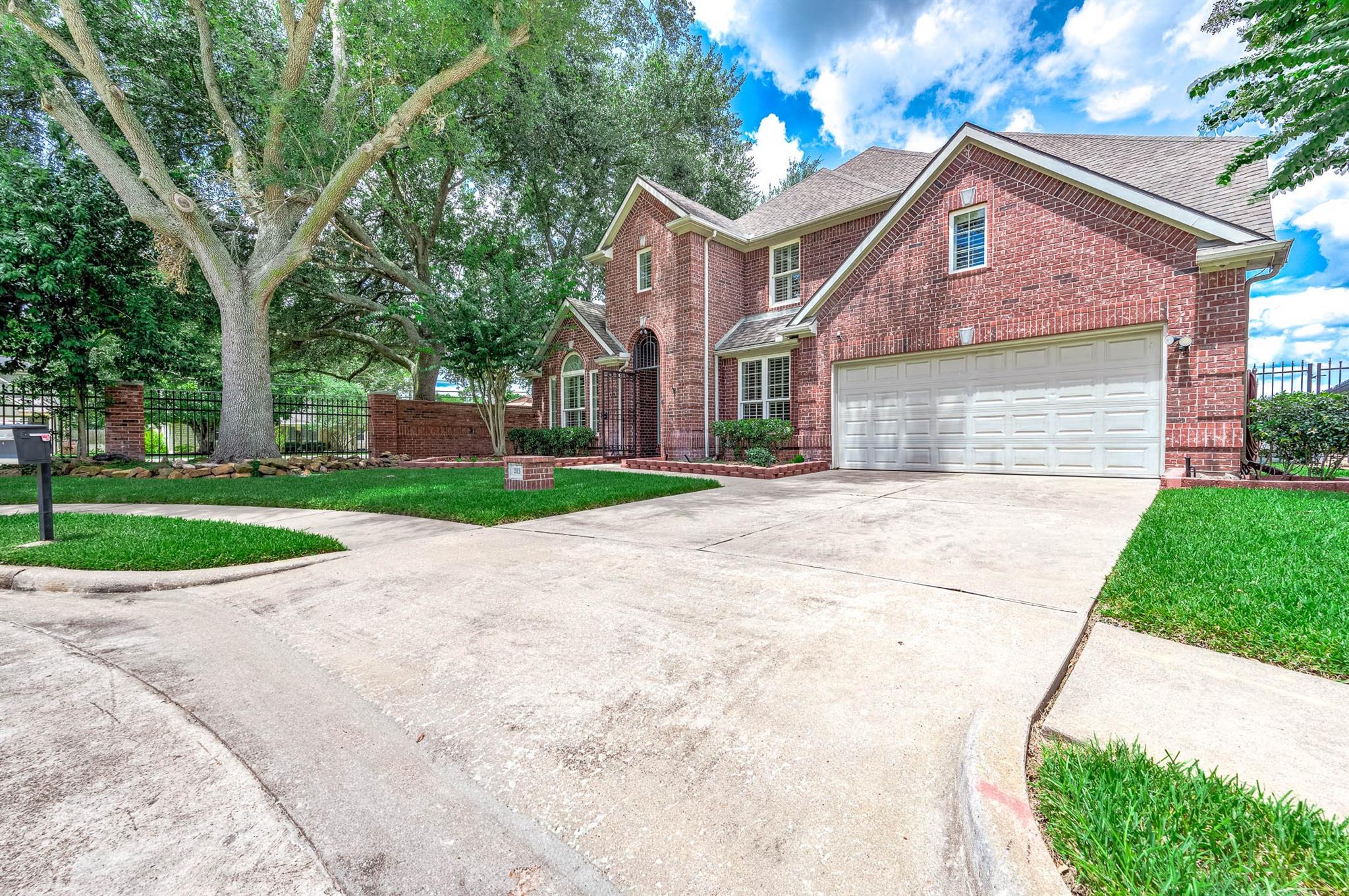 203 Bay Bridge Drive
