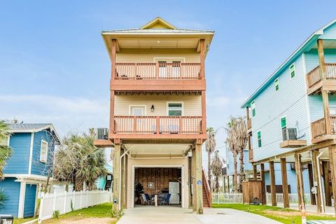 Homes For Sale - 11221 Schwartz Drive<br/> Galveston, TX 77554
