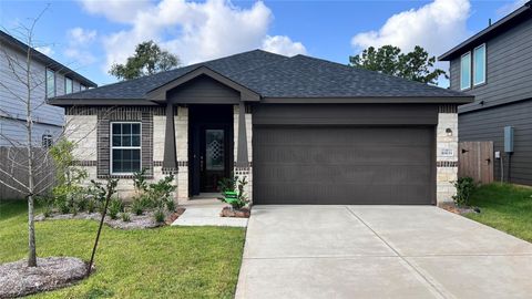 Photo of 10633 Altitude Way, Conroe, TX 77303 (MLS # 67886591)