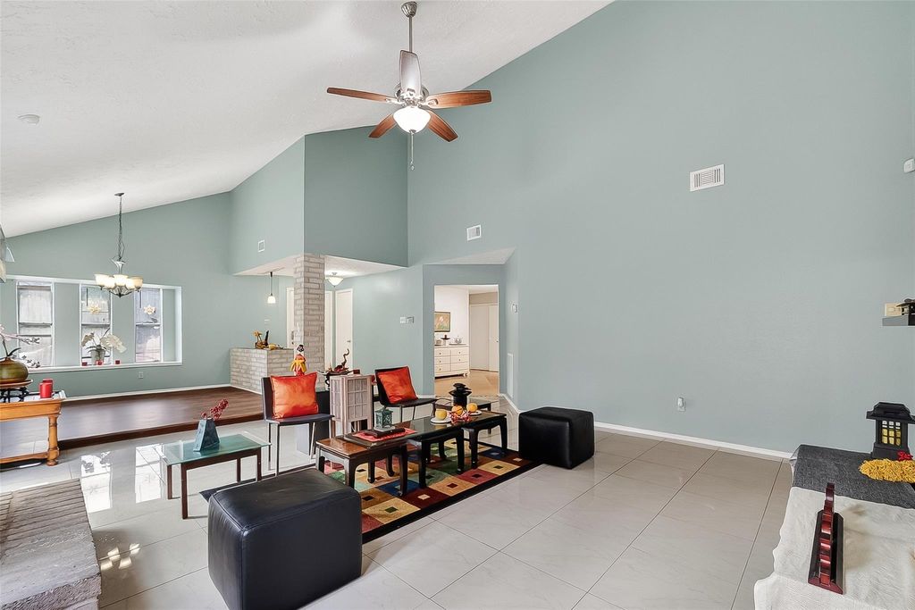 Photo of 8122 Sandy Glen Lane, Houston, TX 77071 (MLS # 86986887)