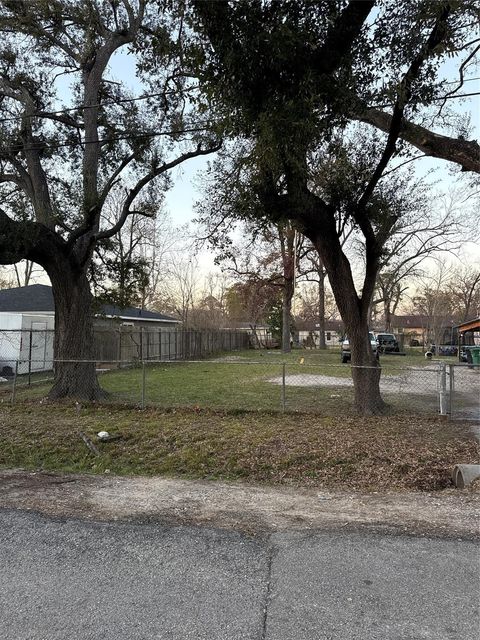 Photo of 8153 Laura Koppe Road, Houston, TX 77028 (MLS # 24072421)