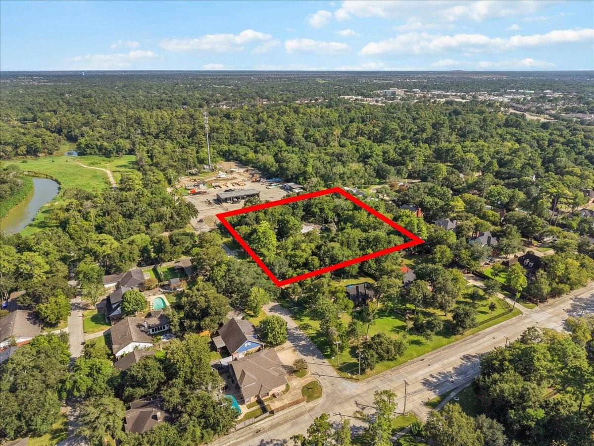 1304 Deepwood Drive