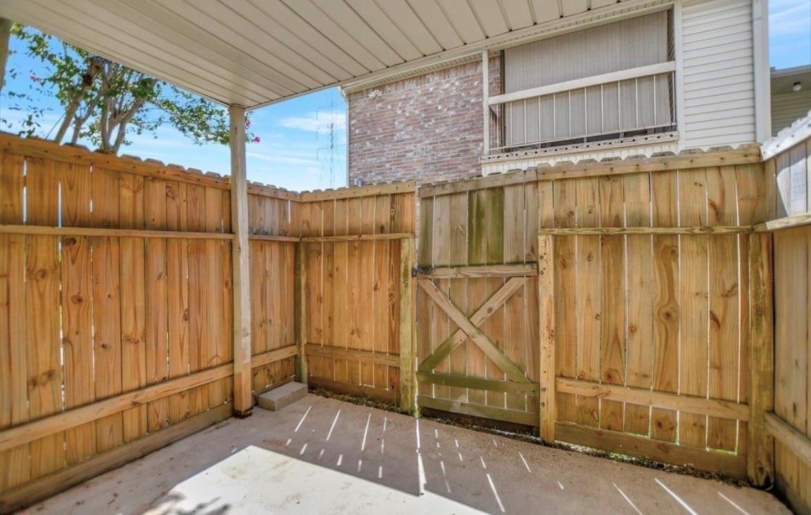 7600 Emmett F Lowry Expressway 313