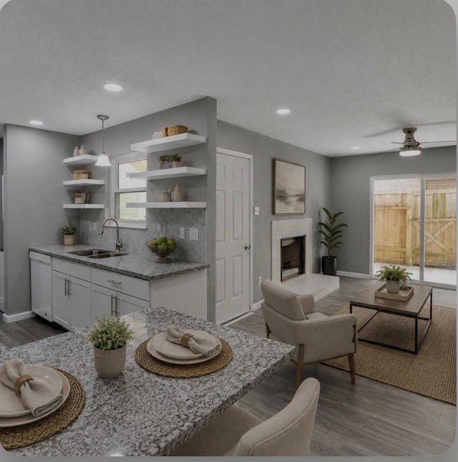 7600 Emmett F Lowry Expressway 313