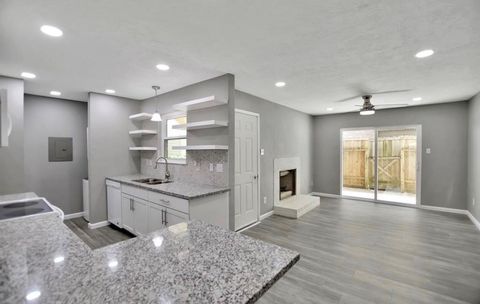 Photo of 7600 Emmett F Lowry Expressway #313, Texas City, TX 77591 (MLS # 73538007)