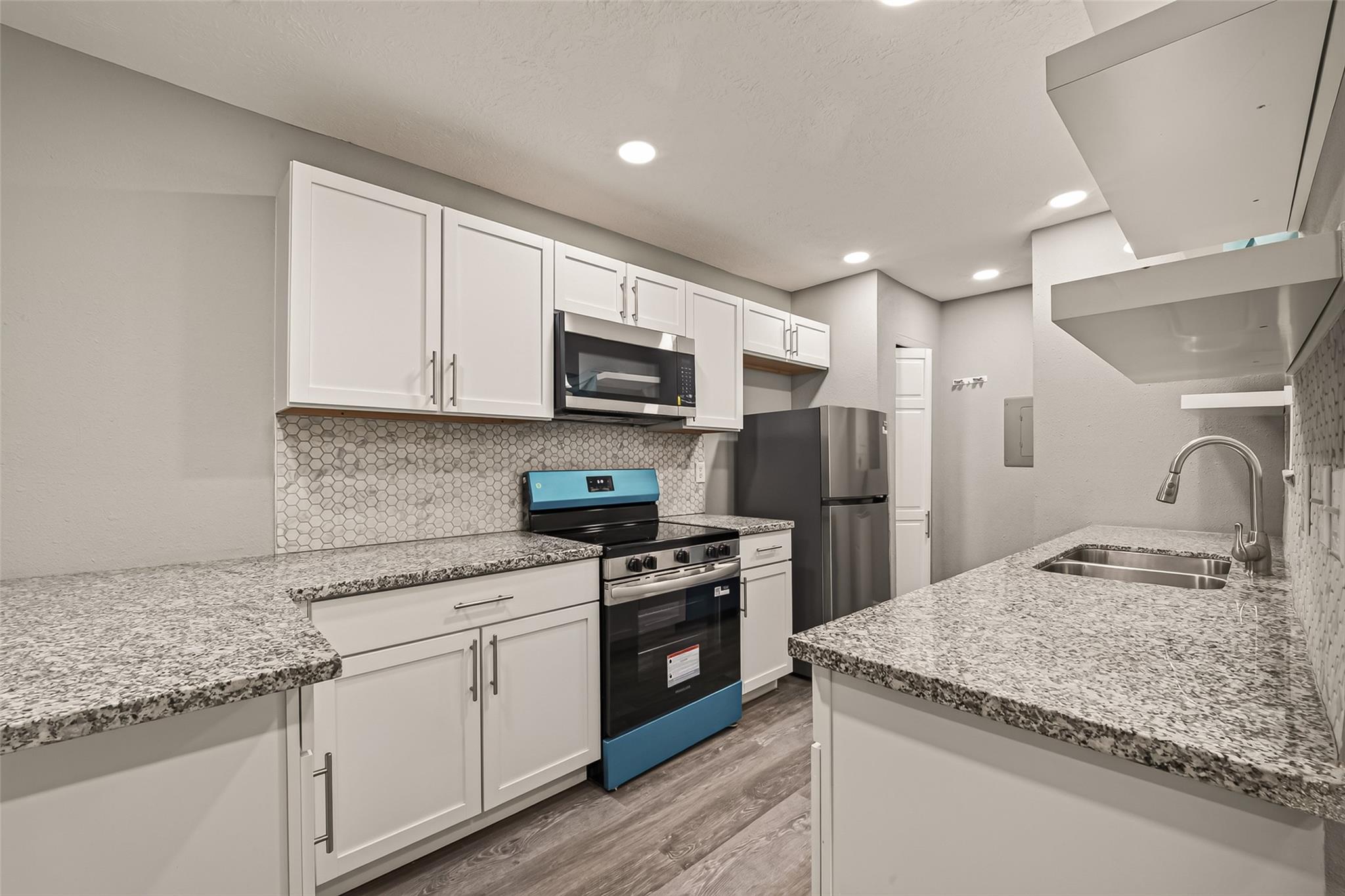 7600 Emmett F Lowry Expressway 313