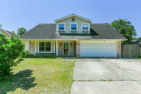 Photo of 201 Meadowlawn Street, Shoreacres, TX 77571 (MLS # 47536000)