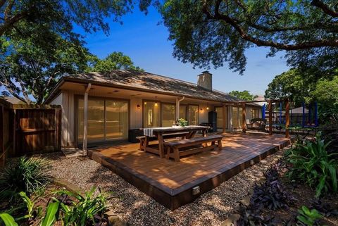 Photo of 1626 Lake Bluff Drive, El Lago, TX 77586 (MLS # 91058184)