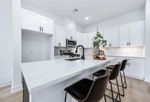 Tiny photo for 5803 Hardy Street, Houston, TX 77009 (MLS # 69880459)