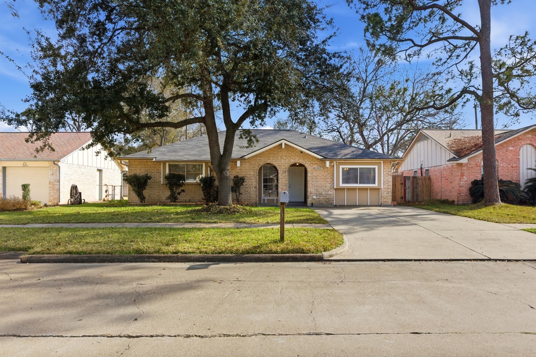 13627 Greenway Drive