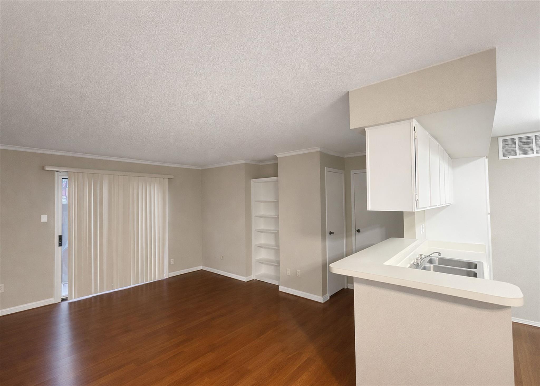 12905 Woodforest Boulevard 305